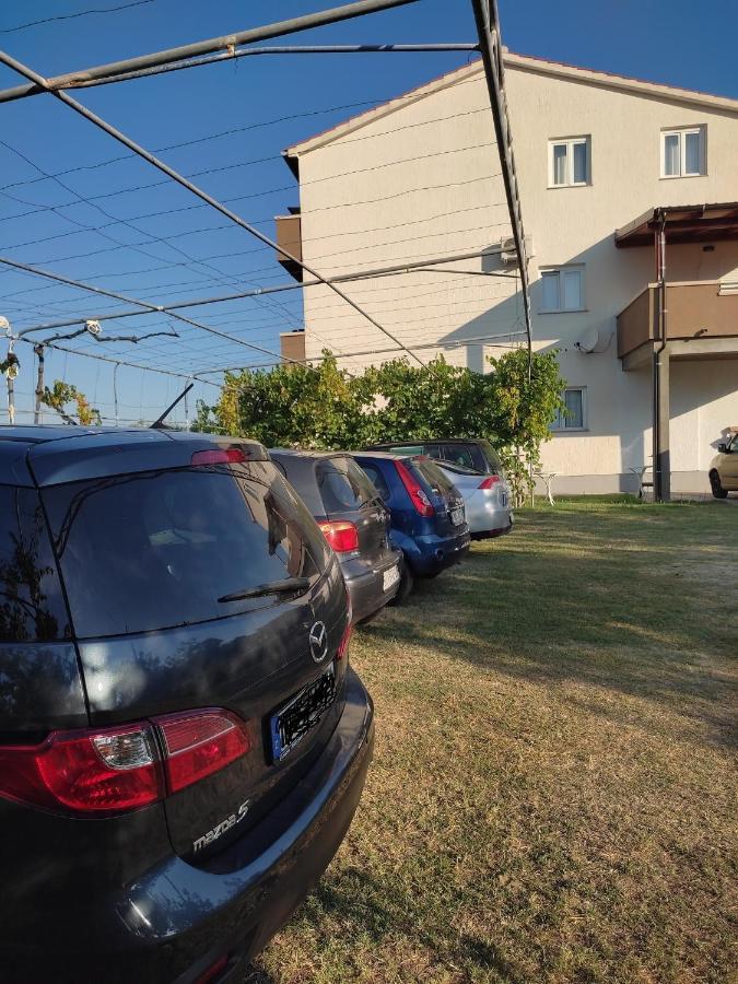 Apartment Arba 1 With Heated Pool ラブ エクステリア 写真